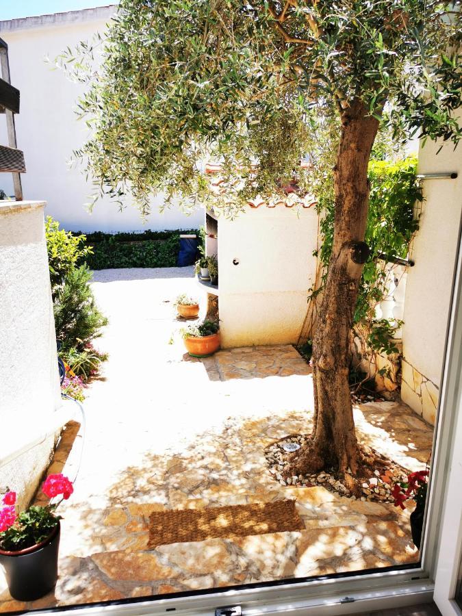 Apartment4Two - Studioapartment Vir Exterior photo